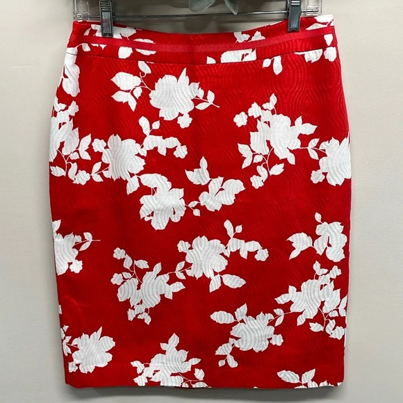 NWT Talbots Red White  Floral Pencil Skirt 8 - Picture 1 of 13